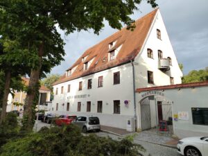 Oder besuchen Sie uns unverbindlich am Vereinsabend jeden Freitag ab 18 Uhr im Gasthaus ‚Zentrale zum Rieblwirt‘ in Landshut, Freyung 631.